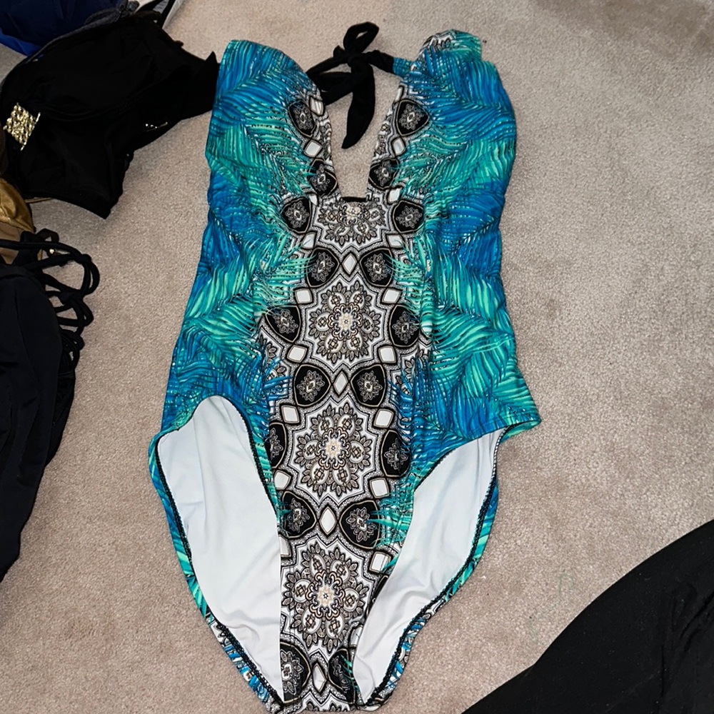 Laundry bathing suit, size large, great condition